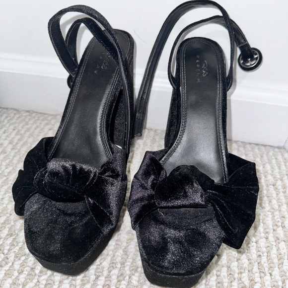 ASOS Design knotted platform heeled sandals in black suede - Picture 5 of 5